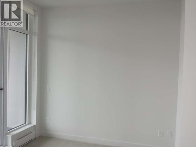 Building Photo - 4688-4688 Kingsway