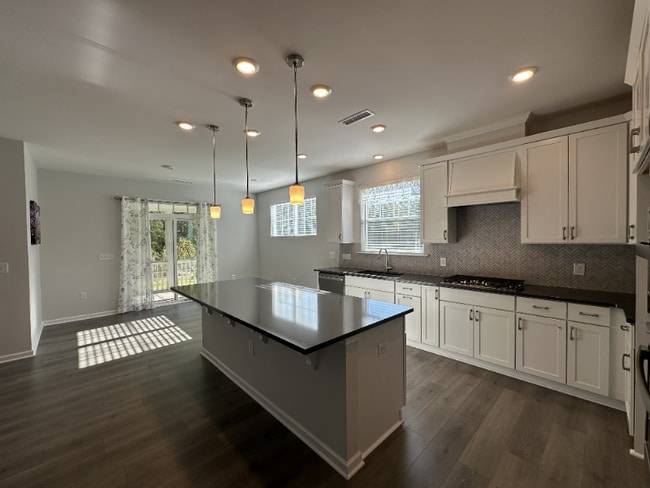 Foto del edificio - 7125 Crested Iris Pl