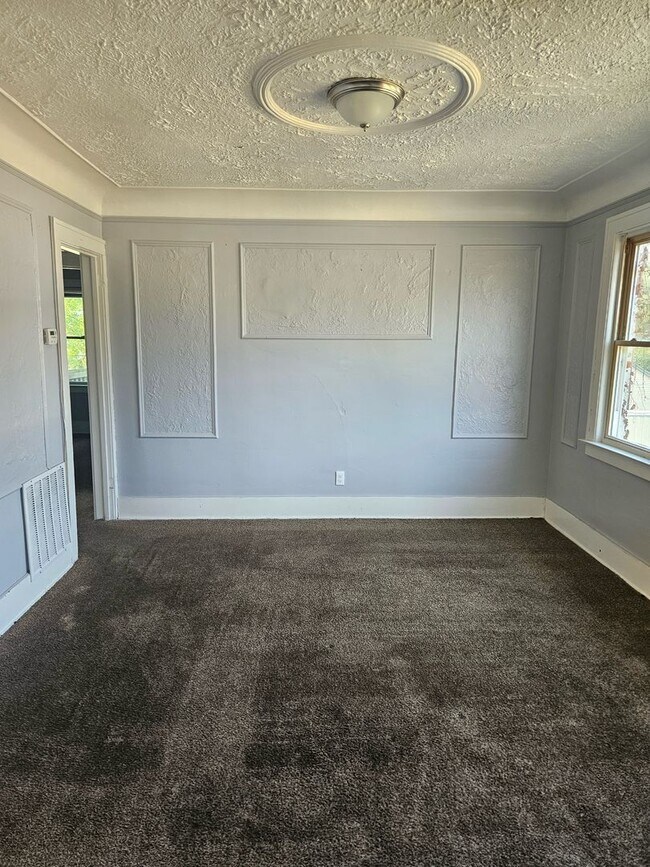 Foto del edificio - 16233 Indiana St