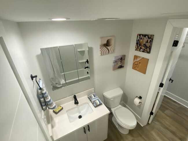 Interior Photo - The Flats Off Madison