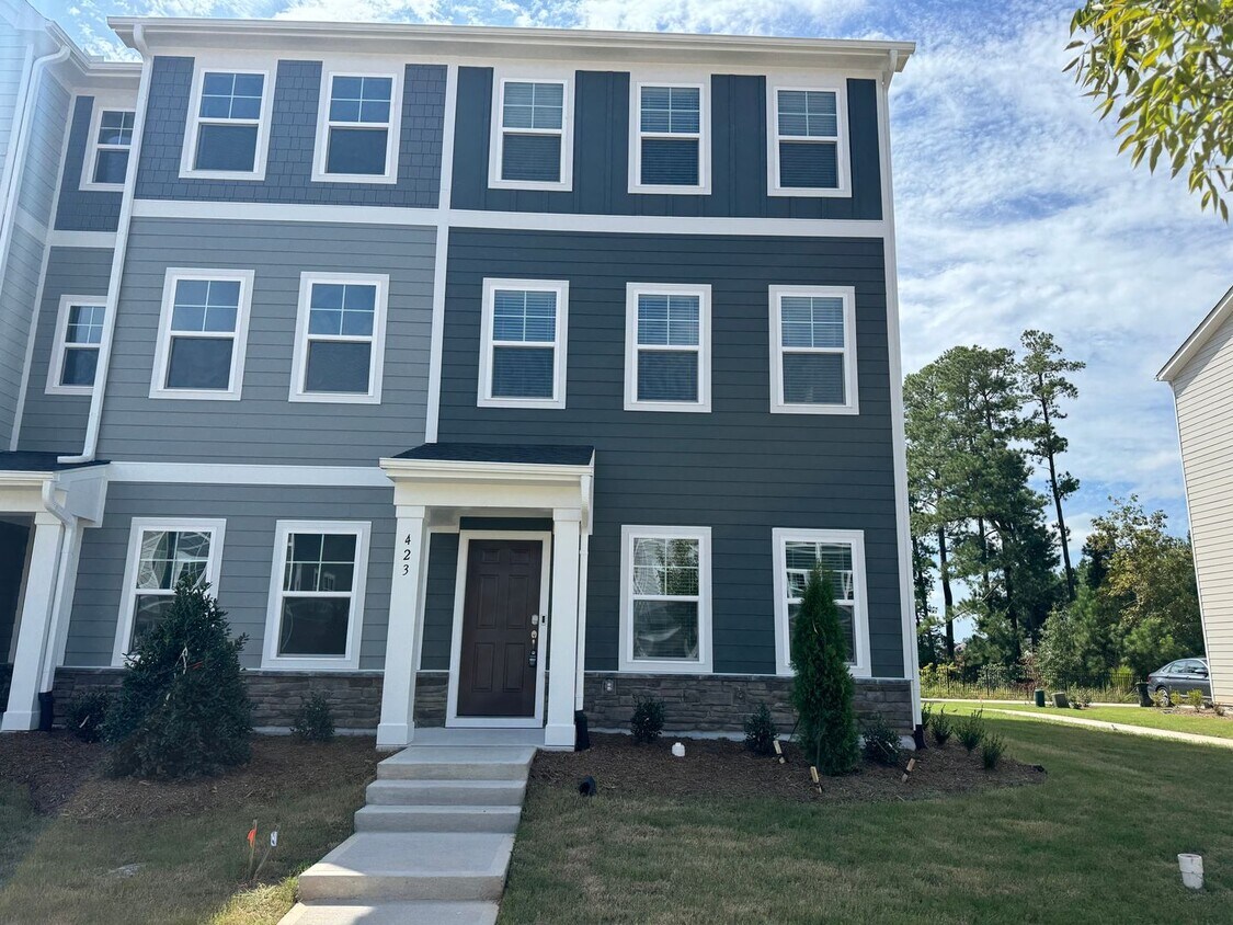 Primary Photo - 3 Bedroom, 3 1/2 Bath 3 Story, End Unit To...