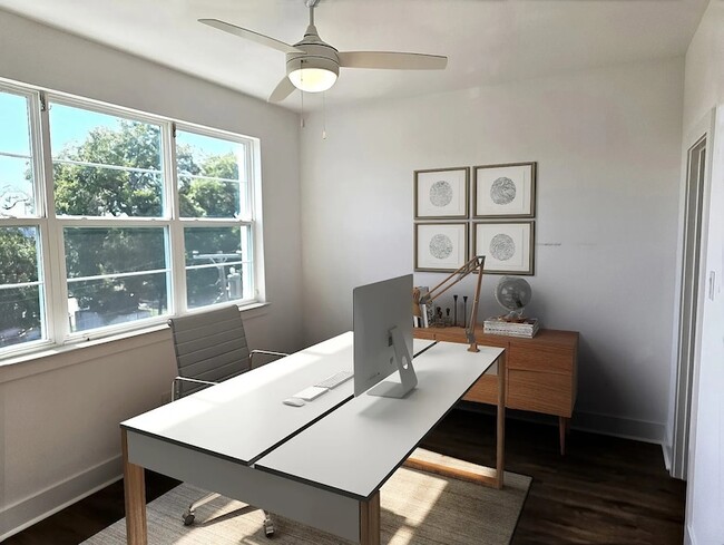 Foto del edificio - 13325 Bee St