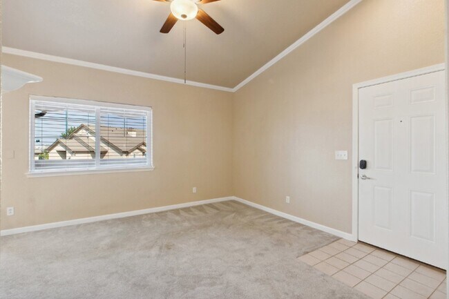 Building Photo - Updated 2-Bed, 2-Bath Condo Just 15 Minute...