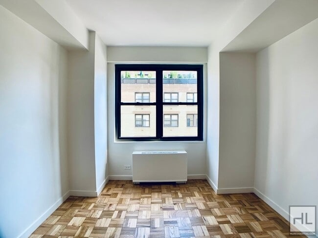 Foto del edificio - EAST 49 STREET