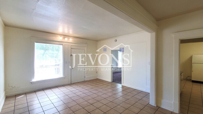 Foto del edificio - 302 N 8th St