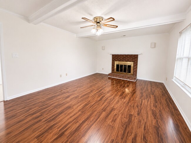 Foto del edificio - 5125 Middlebrook Ct