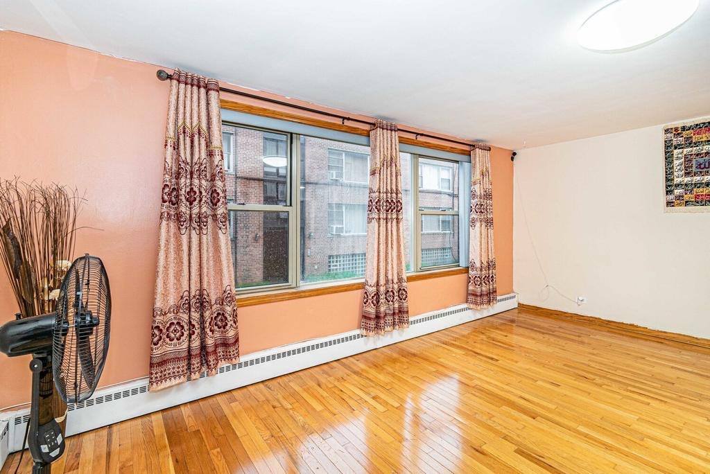 Foto principal - 2245 W Farwell Ave