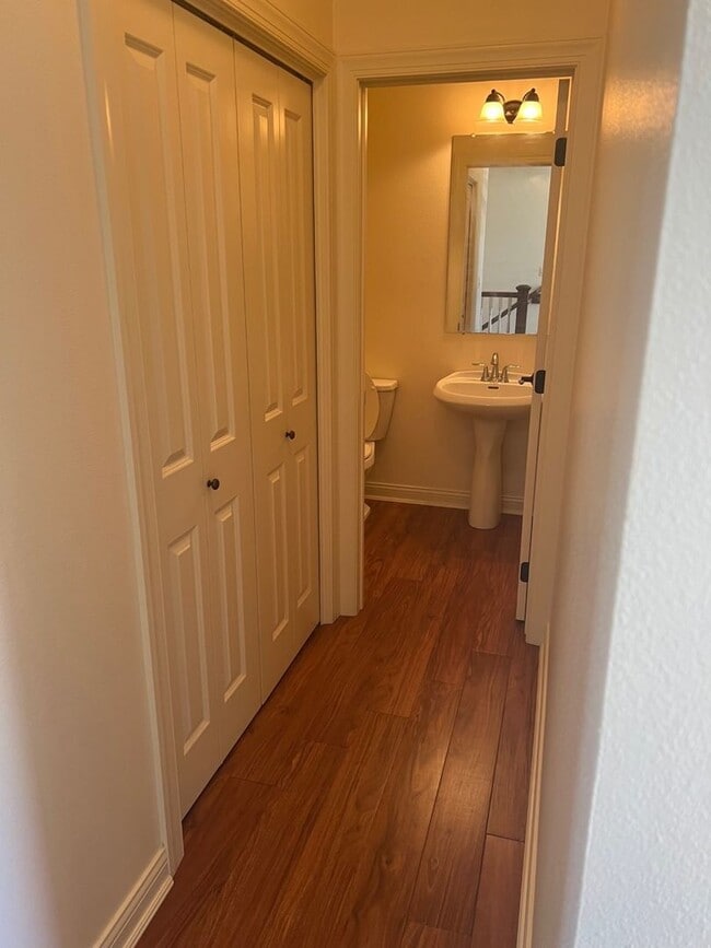 Foto del edificio - 2712 London Dr