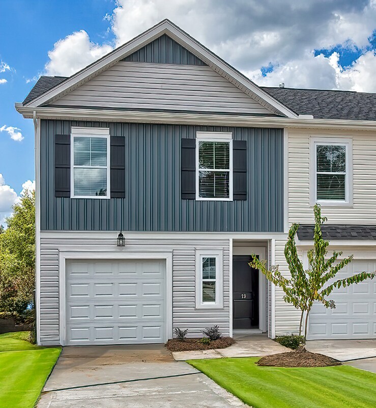 Foto principal - 176 Winding Chestnut Dr