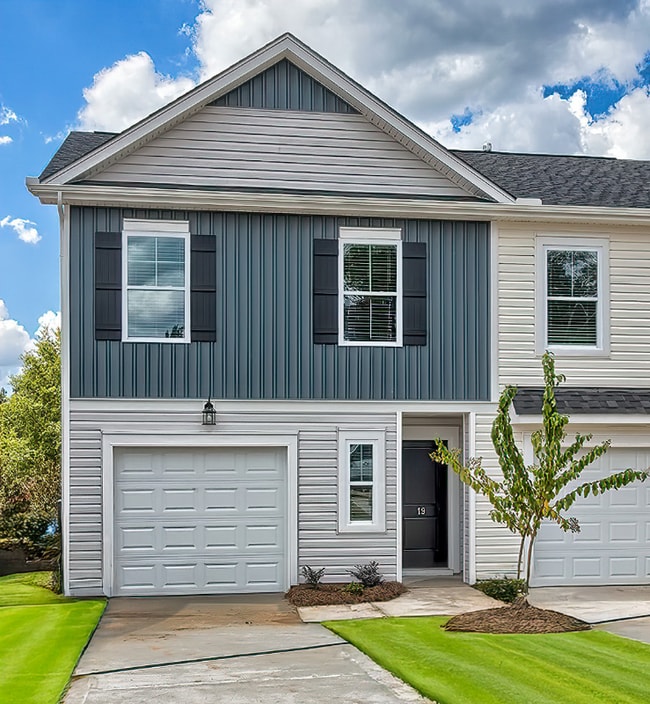 Building Photo - 176 Winding Chestnut Dr