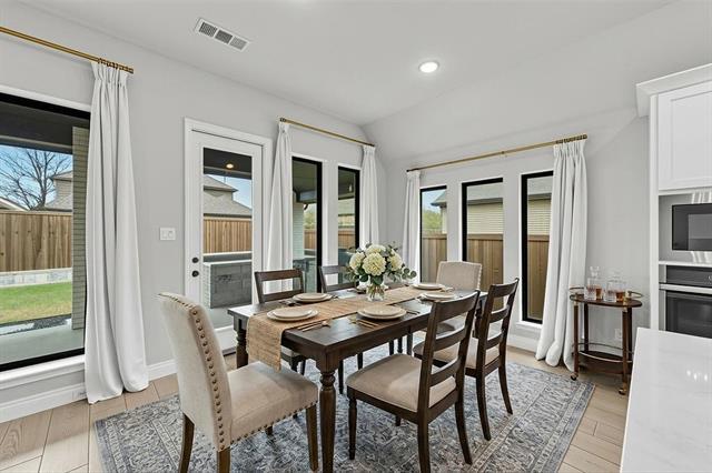 Foto del edificio - 1610 Cherry Blossom Ln