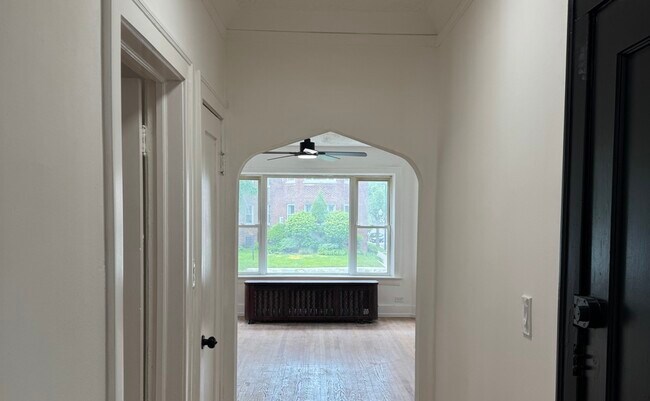 Foto del edificio - 7301 S Constance Ave