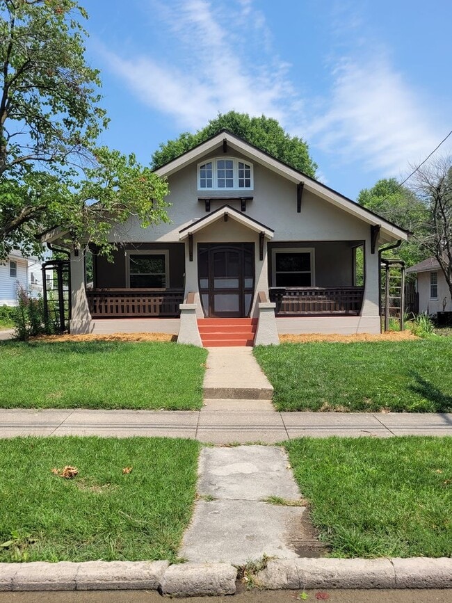 Building Photo - 110 S Garth Ave