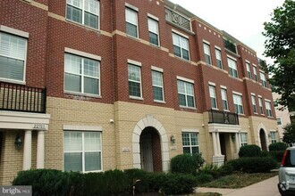 Building Photo - 22699 Verde Gate Terrace