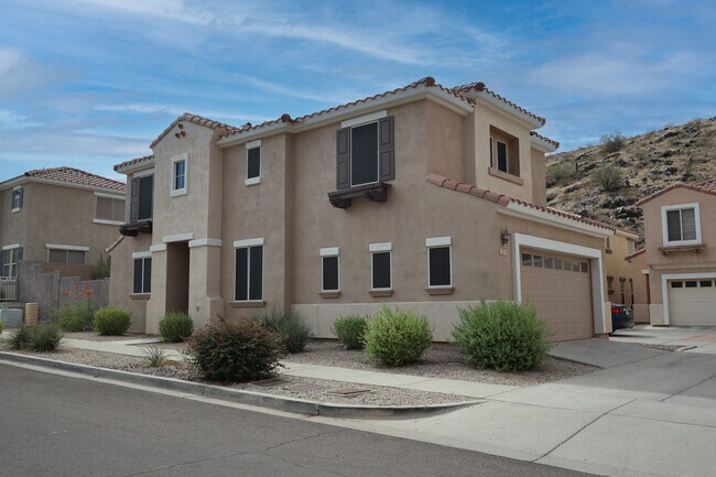 Foto del edificio - 207 E Mountain Sage Dr