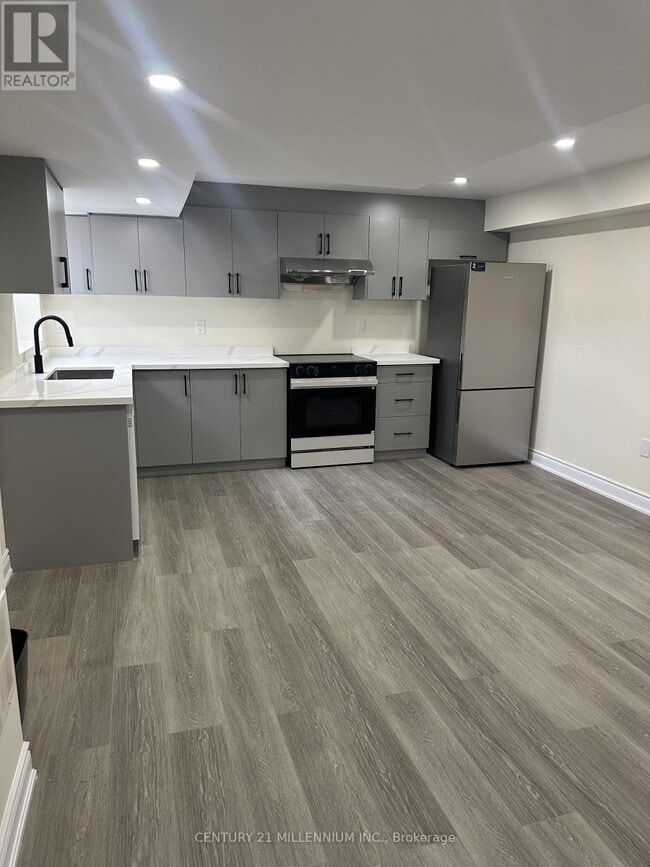 Building Photo - 55 Fairey Cres