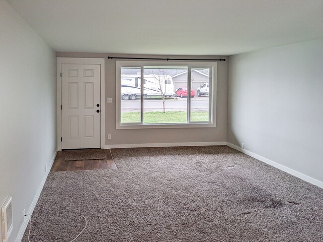 Foto del edificio - 145-195 Churchdale Ave N