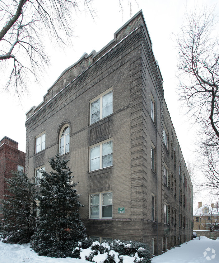 Building Photo - 894 Grand Ave