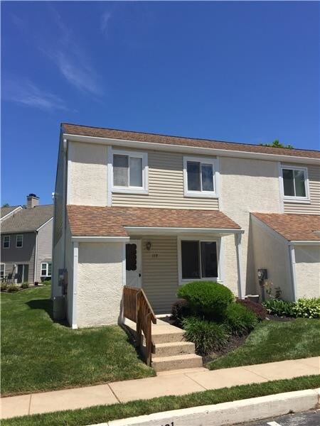 Foto principal - 117 Roskeen Ct