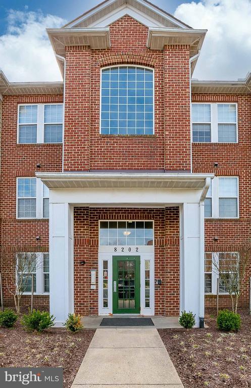 Foto del edificio - 8202 Blue Heron Dr