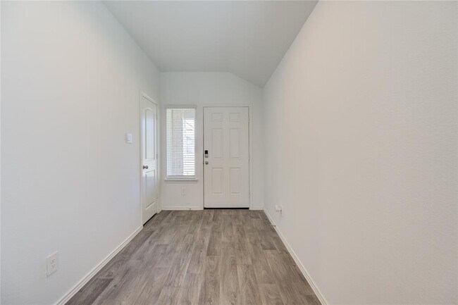 Foto del edificio - 5455 Portwood Acres Dr