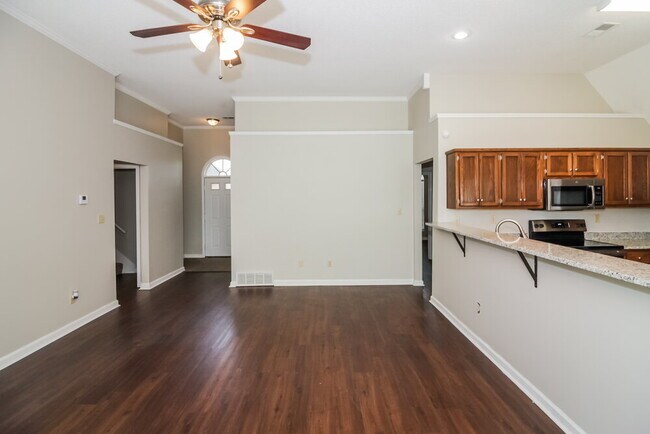 Building Photo - 4127 Ravenwood Dr N