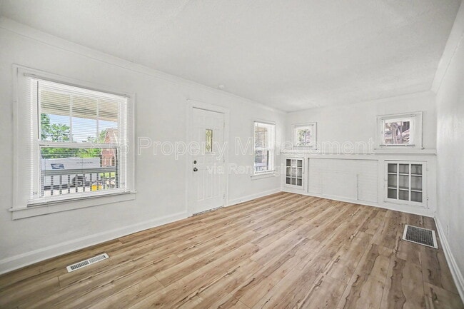Building Photo - 6431 S Benton Ave