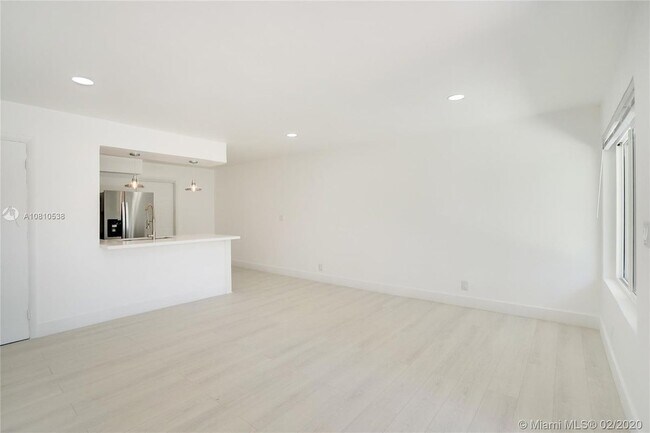 Foto del edificio - 1301 NE 147th St