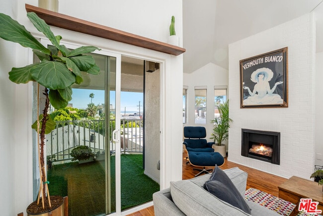 Foto del edificio - 24 Westwind St