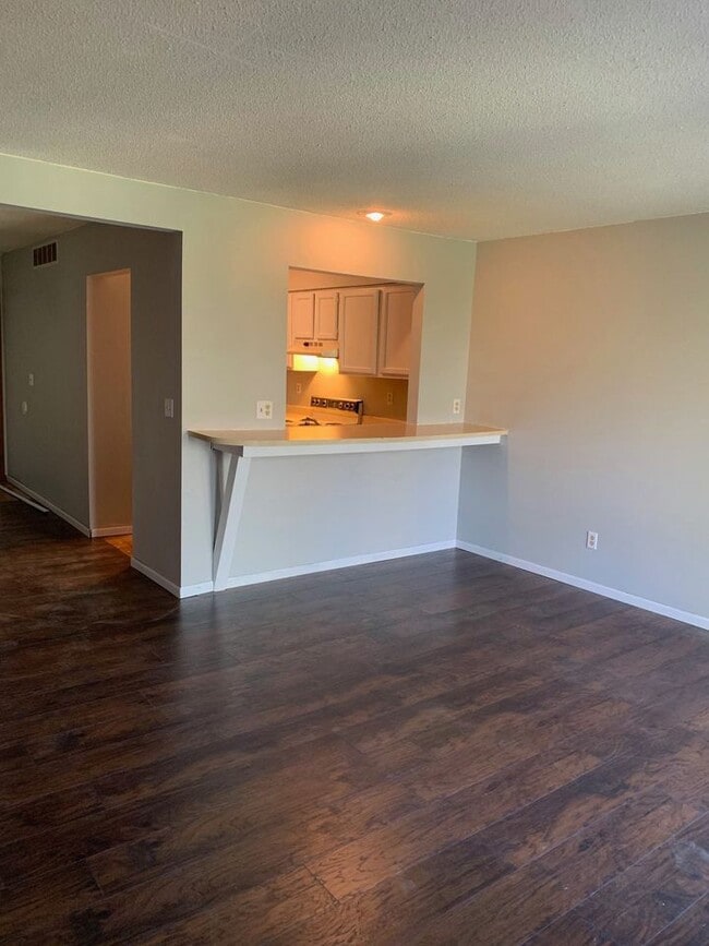 Building Photo - 315 Foxfire Dr