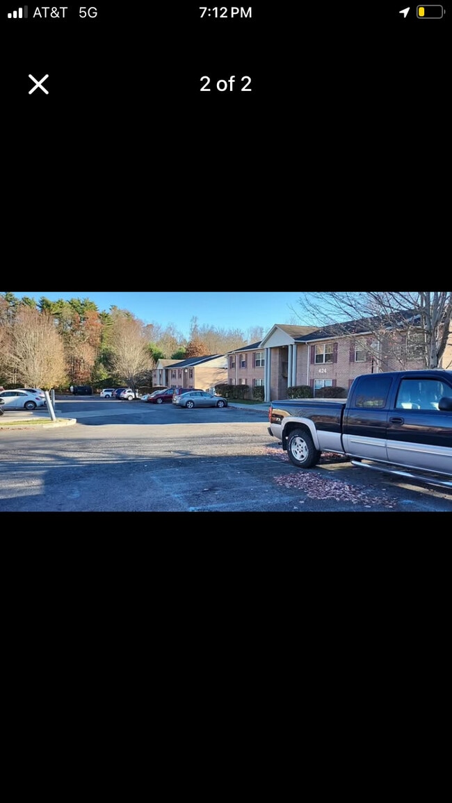 Building Photo - Spruce Cove