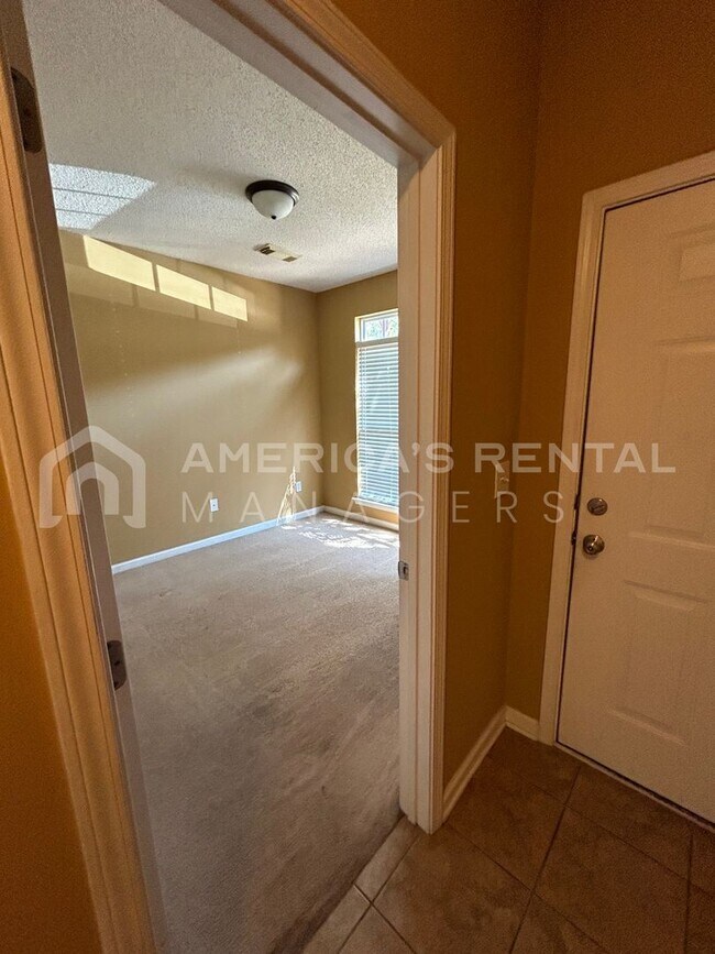 Foto del edificio - Great Townhome in Tuscaloosa!!! COMING SOO...