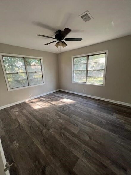 Foto del edificio - 1013 W Spanish Camp Rd