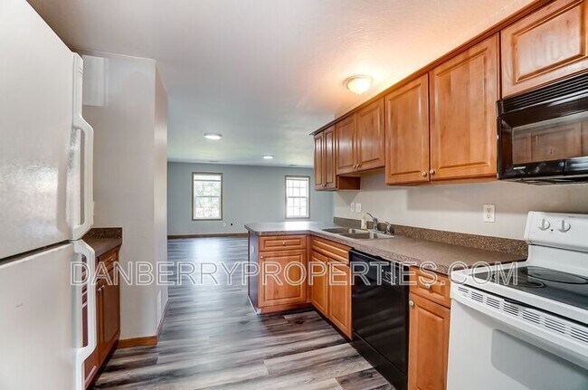 Foto del edificio - 1117 N Byrne Rd