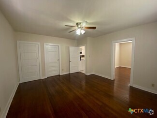 Building Photo - 703 S Laurel Ave