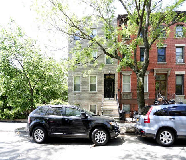 Building Photo - 518 Clinton St