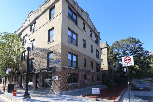 Foto del edificio - 721 W Brompton Ave