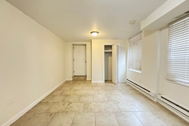 Foto del edificio - 860 W End Ave
