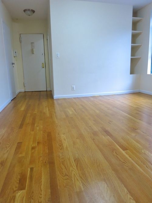 Foto del edificio - 528 E 79th St