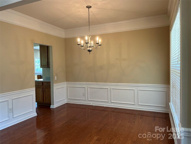 Foto del edificio - 2409 Logan Field Drive