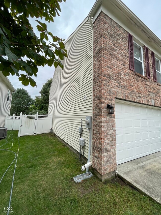Building Photo - 10403 Bicknell Cir