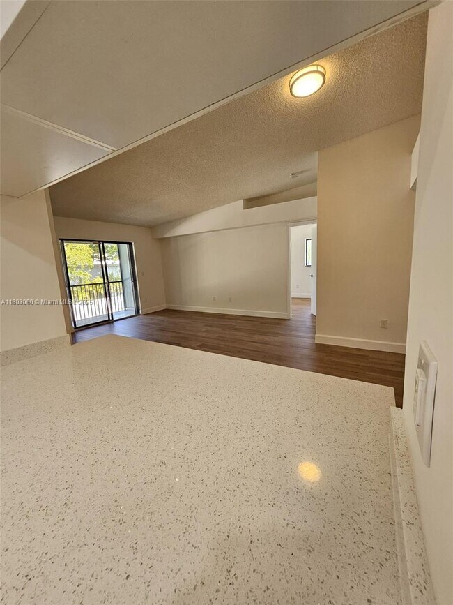 Foto del edificio - 19800 SW 103rd Ct