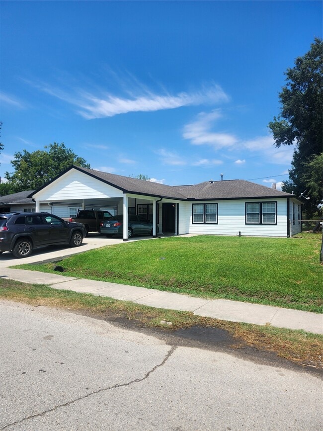 Building Photo - 8921 Laura Koppe Rd