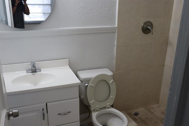 Foto del edificio - 6415 Latta St