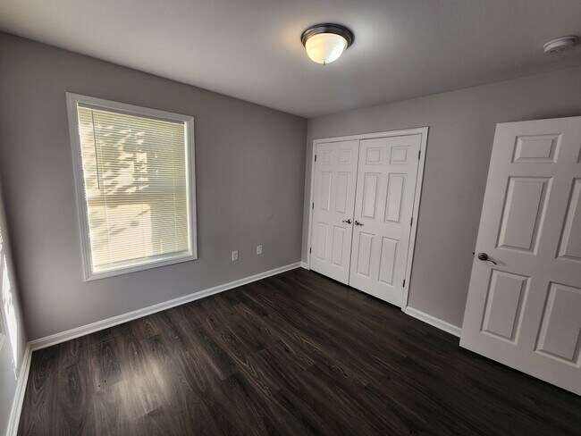 Foto del edificio - Beautiful 2 bedroom 2 full bath condo clos...