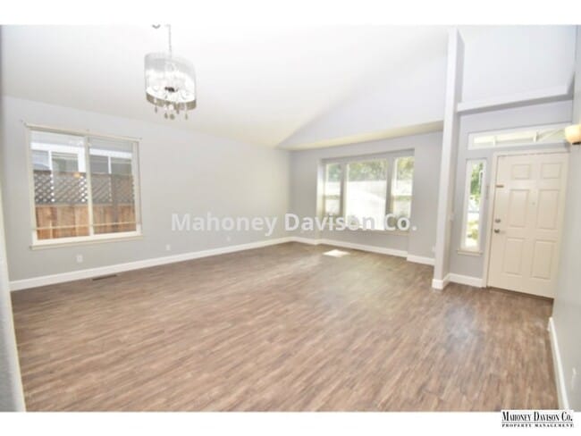 Building Photo - 1661 Sequoia Dr