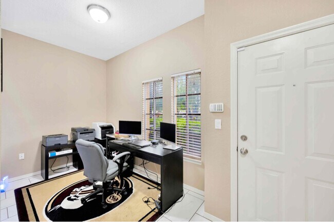Building Photo - 115 S Sherrill St