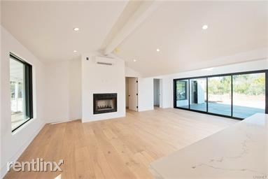 Primary Photo - 3 br, 3 bath House - 22651 Oxnard St