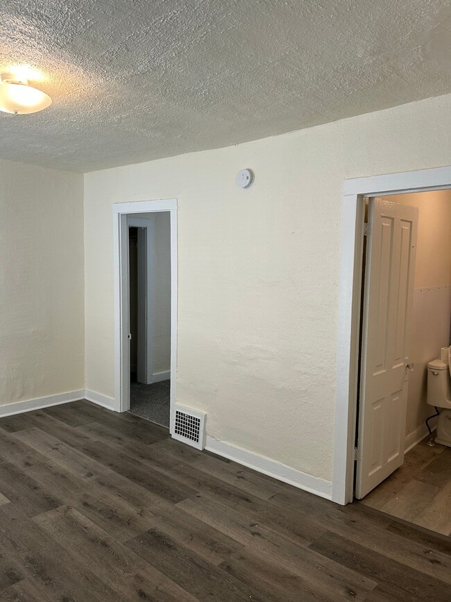 Foto del edificio - 815 11th St