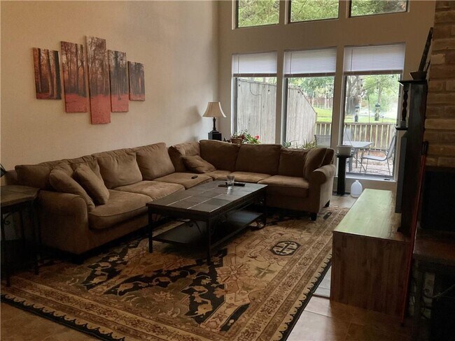 Foto del edificio - 8244 Summer Side Dr